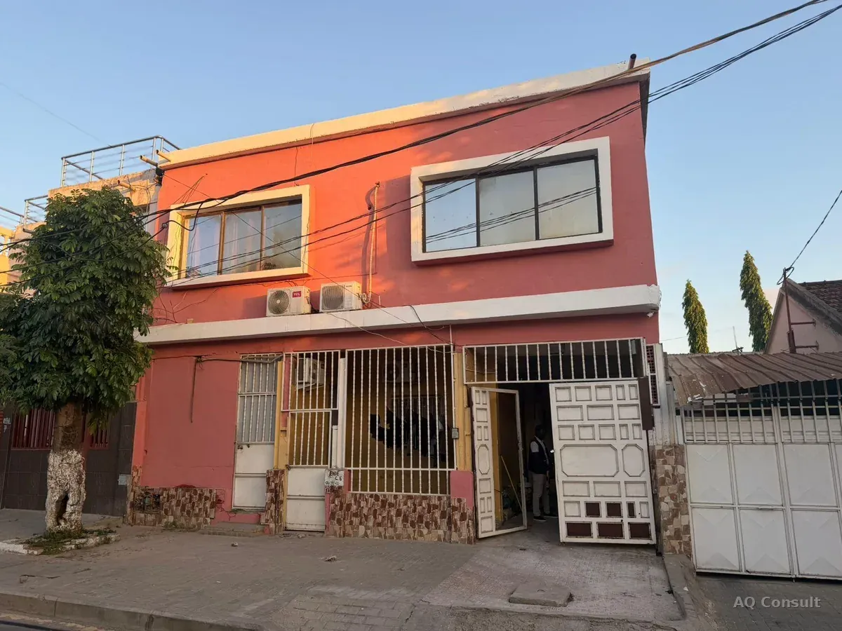 Vivenda T6, Bairro Neves Bendinha